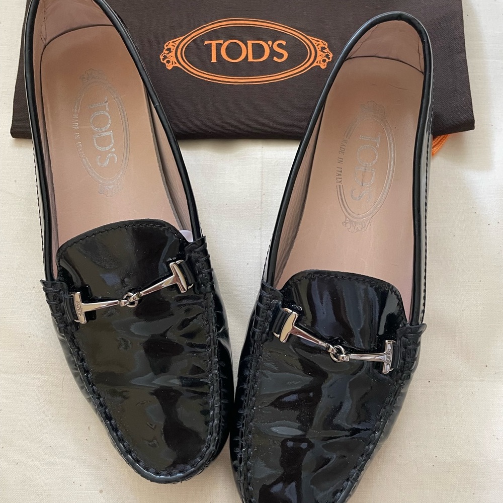 Tod's Black Patent Leather Flats with Silver Hardware
